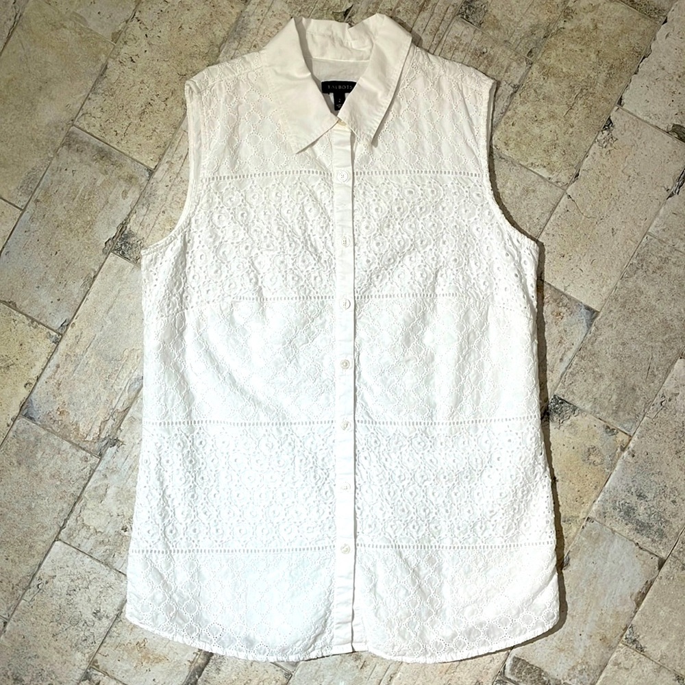 Talbots eyelet white cotton button up sleeve shirt, polyester embroidered Size 2